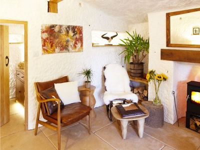 Kamu Nggak akan Sangka Rumah Indah Ini Dulunya Gua Berusia 800 Tahun