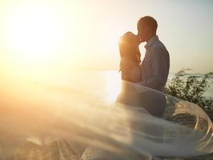 Cerita Manis Romansa Pasangan Beda Etnis yang Bertemu Lewat Medsos