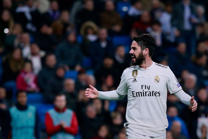 MADRID, SPAIN - DECEMBER 12: Francisco Roman Alarcon alias Isco of Real Madrid CF confronts the audience during the UEFA Champions League Group G match between Real Madrid and CSKA Moscow at Bernabeu on December 12, 2018 in Madrid, Spain. (Photo by Gonzalo Arroyo Moreno/Getty Images)