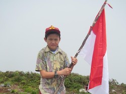 Usia 11 Tahun, Matthew Sudah Mendaki 21 Gunung Indonesia