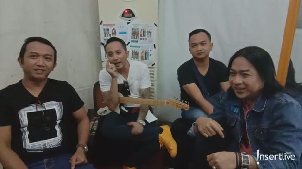 Koes Plus Junior