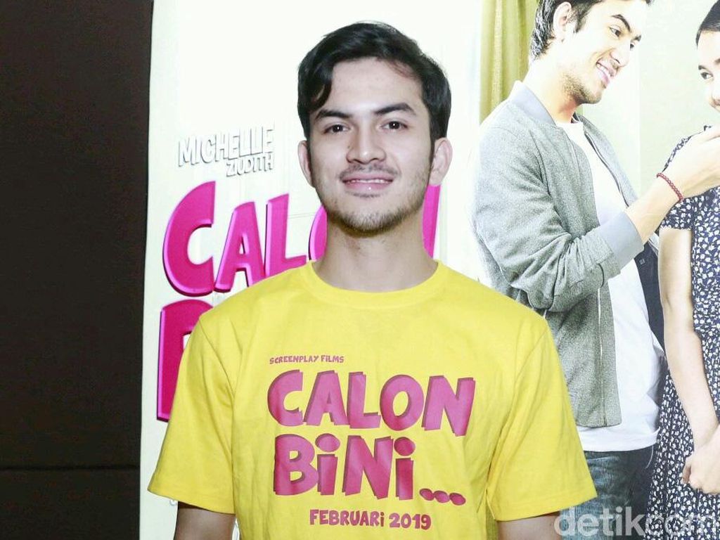 Eeaa...Rizky Nazar dan Syifa Hadju Ketahuan Nonton Bioskop Bareng Nih Eeaa...Rizky Nazar dan Syifa Hadju Ketahuan Nonton Bioskop Bareng Nih
