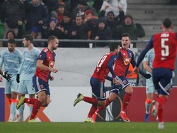 Tapi, Vidi FC menyamakan skor hanya selang dua menit memanfaatkan bunuh diri Ethan Ampadu. (Matthew Childs/Reuters)