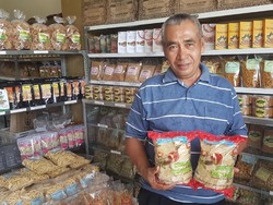 Eks Pegawai BUMN Banting Setir Bisnis Emping hingga Tembus Eropa