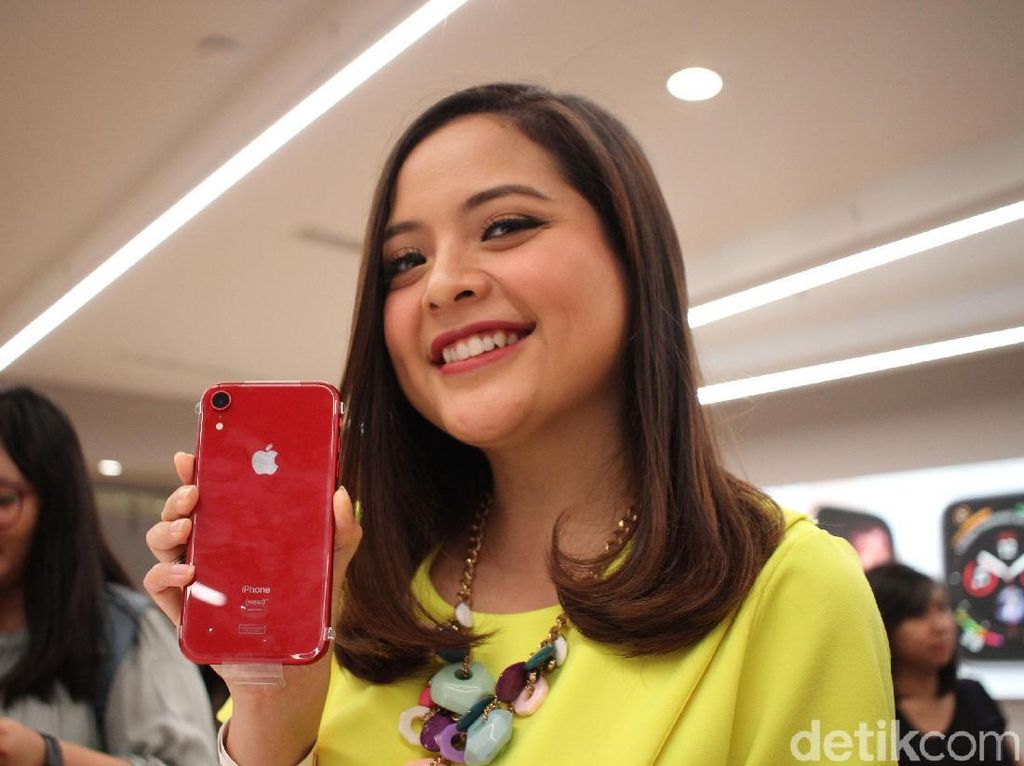 Eits! Tasya Kamila Ikut Antre Beli iPhone XR Eits! Tasya Kamila Ikut Antre Beli iPhone XR