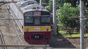 6 Perjalanan KRL Cikarang Telat 30 Menit Imbas Gangguan di Jalur Rel Tambun
