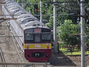 Kebakaran di Dekat Stasiun Palmerah, Perjalanan KRL Sempat Terganggu Kebakaran di Dekat Stasiun Palmerah, Perjalanan KRL Sempat Terganggu