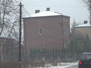 Waduh! Rumah-rumah di Polandia Miring, Ada Apa?