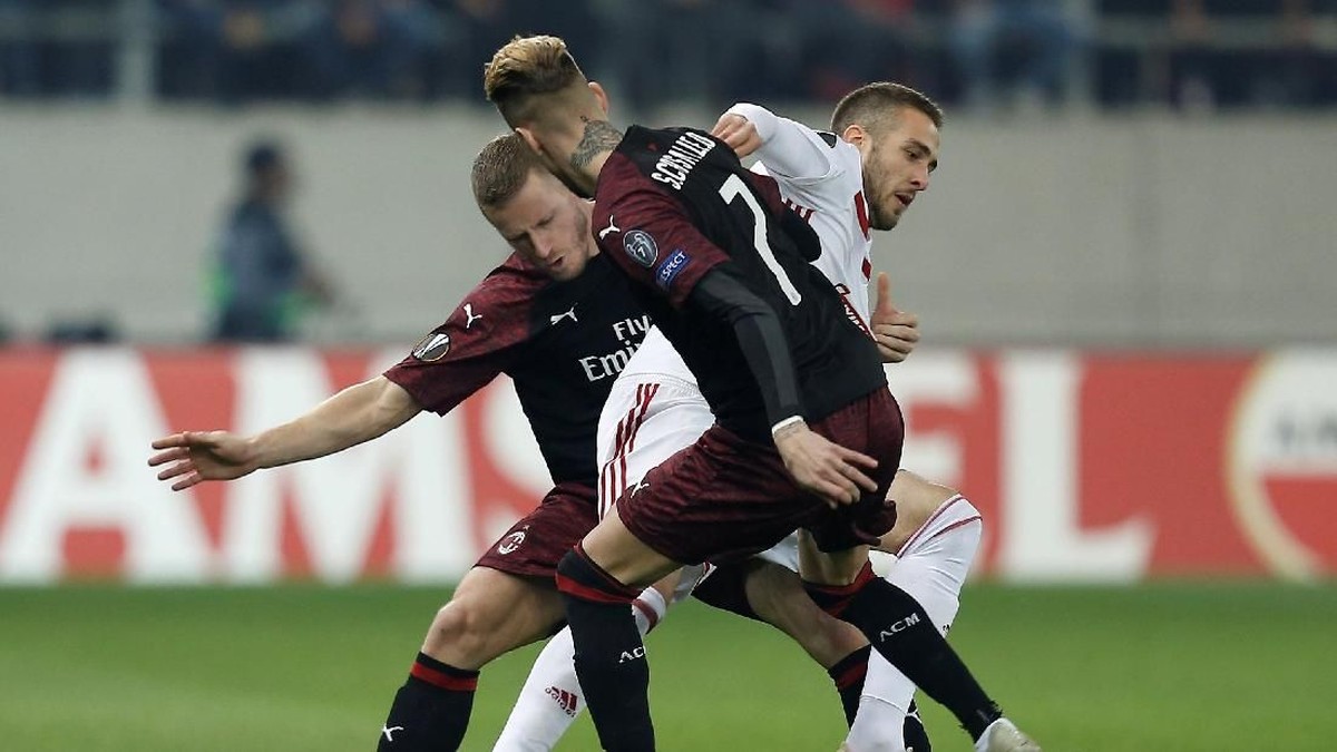 AC Milan tersingkir dari Liga Europa. (Foto: Costas Baltas/Reuters)