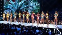 13 Gaya Seksi Finalis Miss Universe 2018 Saat Kompetisi Baju Renang