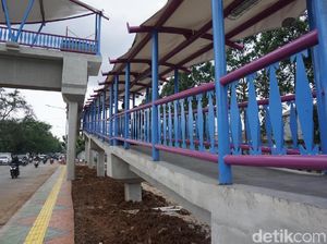Segera Diresmikan, JPO Baru di Jelambar Bernuansa Betawi