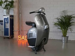 Vespa Ini Cuma Punya Satu Ban dan Berbekal Listrik