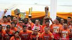 Sambut Persija, Anies Baswedan Angkat Tropi Liga 1