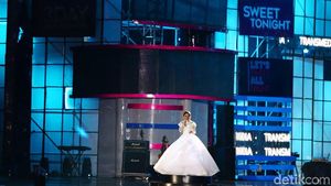 Rossa hingga Iwan Fals Meriahkan Konser Sweet 17 Transmedia