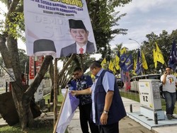 PDIP vs PD Soal Rusaknya Baliho SBY