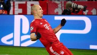 Arjen Robben sudah memutuskan bahwa ini adalah musim terakhirnya di Bayern Munich. Jika ada tawaran masuk, bukan tidak mungkin winger 36 tahun itu akan mempertimbangkannya. Foto: REUTERS/Michael Dalder