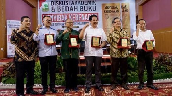 Diskusi Menyibak Kebenaran di FH Unand