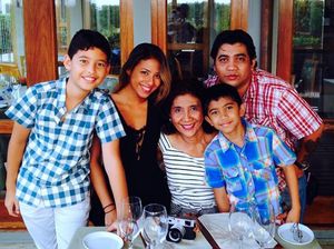 7 Potret Kehangatan Menteri Susi Pudjiastuti dan Keluarganya