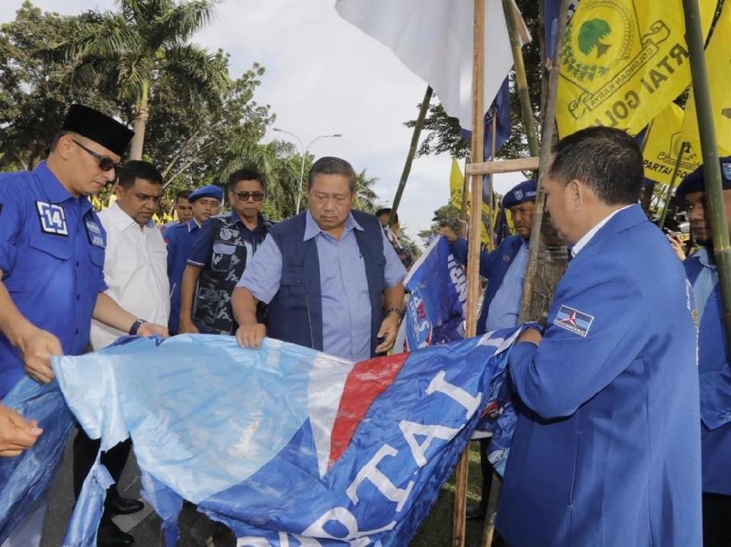 Baliho Dirusak: SBY Rapat Darurat, PDIP Santai