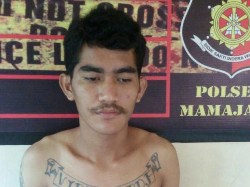 Polisi Tangkap Perampas HP Bertato Hello Kitty di Makassar Polisi Tangkap Perampas HP Bertato Hello Kitty di Makassar