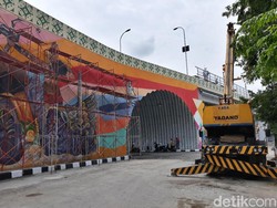Kerennya Flyover Manahan Solo Berhiaskan Mural Klasik