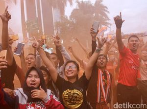 Ekspresi The Jakmania Sambut Sang Juara