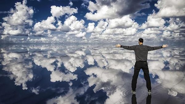 Kumpulan Foto Refleksi yang Menawan Hingga Menggelikan