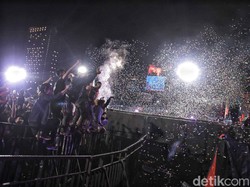 Jadi Pembuka, Slank dan Rossa Panaskan Panggung Sweet 17 Transmedia