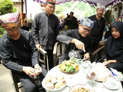 Nikmati Kudapan Tradisional Banyuwangi di Festival Sumping Kopi Pait