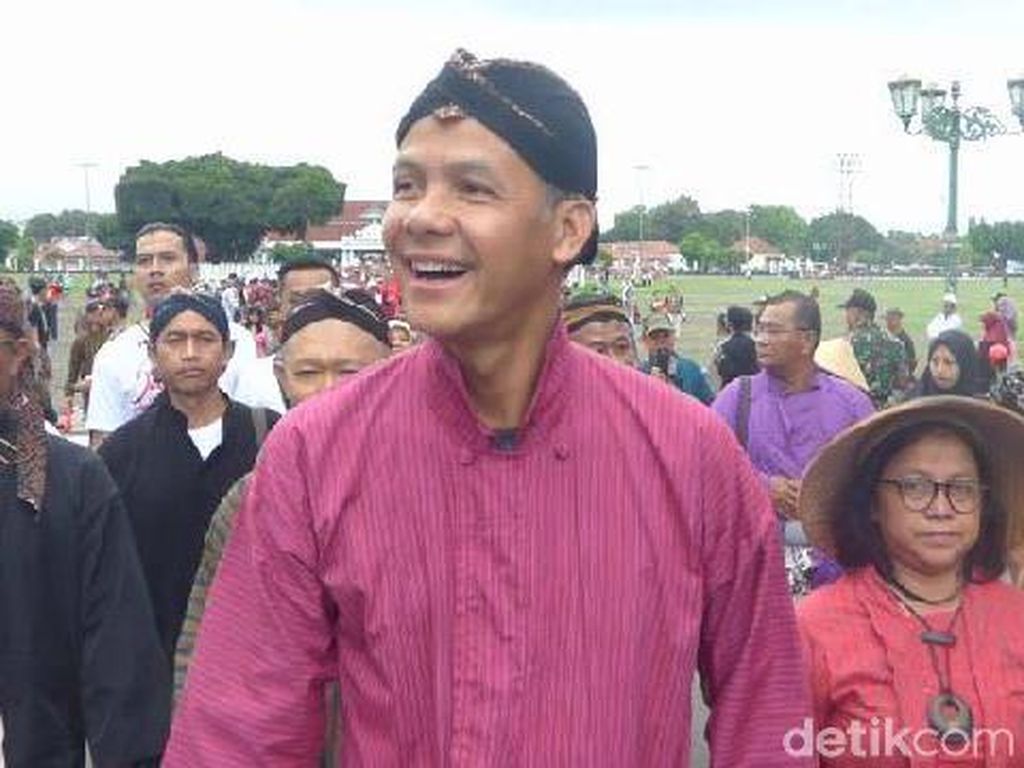 Ganjar Imbau Tak Ada Aksi Saat Ketum 212 Diperiksa di Polda Jateng Ganjar Imbau Tak Ada Aksi Saat Ketum 212 Diperiksa di Polda Jateng