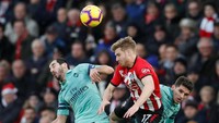 Southampton menjadi tim dengan kartu kuning terbanyak di Premier League 2018, yakni 79 kartu kuning. West Ham United (68), Manchester United (67), Burnley (67), Arsenal (64) menyusul di belakang mereka. (Foto: David Klein/Reuters)