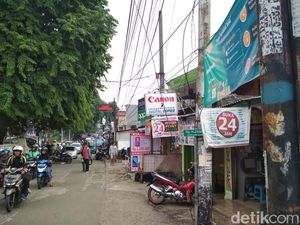 Nasib Tukang Ngeprint Depan Kampus di Era Digital