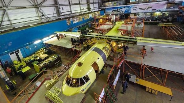 Megahnya Pabrik Perakitan Pesawat Antonov An-12BP