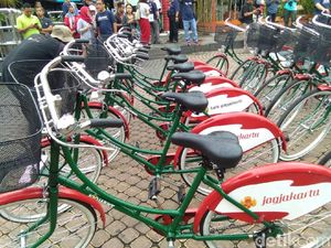 Asyik Banget Cah! Keliling Malioboro Gowes Pakai Jogjabike Aja Asyik Banget Cah! Keliling Malioboro Gowes Pakai Jogjabike Aja