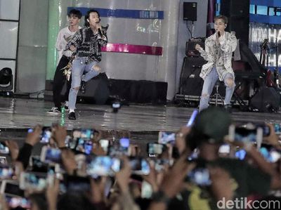 Super Junior D&E Hingga Slank Panaskan Panggung HUT Transmedia Hari Kedua