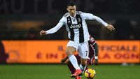 Seperti Ronaldo dan Neymar, Para Atlet Ini Punya Sepatu Bertulisan Namanya
