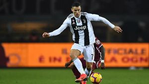 Seperti Ronaldo dan Neymar, Para Atlet Ini Punya Sepatu Bertulisan Namanya