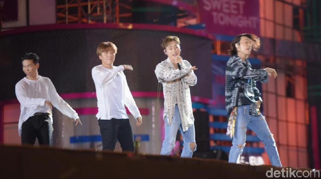 ELF! Yuk Lihat Lebih Dekat Super Junior D&E di Konser Transmedia