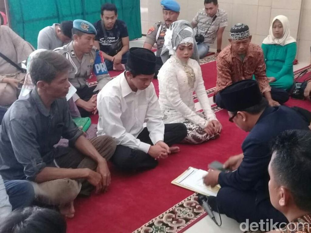 Mahar Rp 200 Ribu, Tahanan Nikahi Kekasih di Mapolres Cirebon