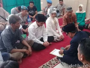 Mahar Rp 200 Ribu, Tahanan Nikahi Kekasih di Mapolres Cirebon Mahar Rp 200 Ribu, Tahanan Nikahi Kekasih di Mapolres Cirebon