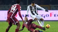Secara keseluruhan Juventus mendominasi permainan. Bianconeri menguasai 58 persen bola dibandingkan 42 persen milik Torino. Foto: Reuters