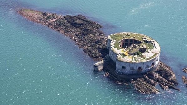 Dilengkapi Benteng Abad 18, Pulau Ini Dijual Rp 7 Miliar