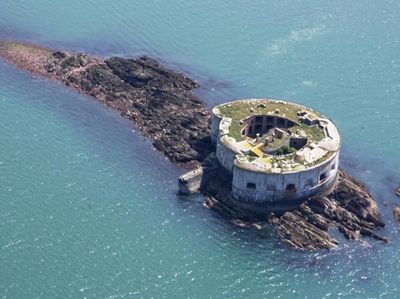 Dilengkapi Benteng Abad 18, Pulau Ini Dijual Rp 7 Miliar