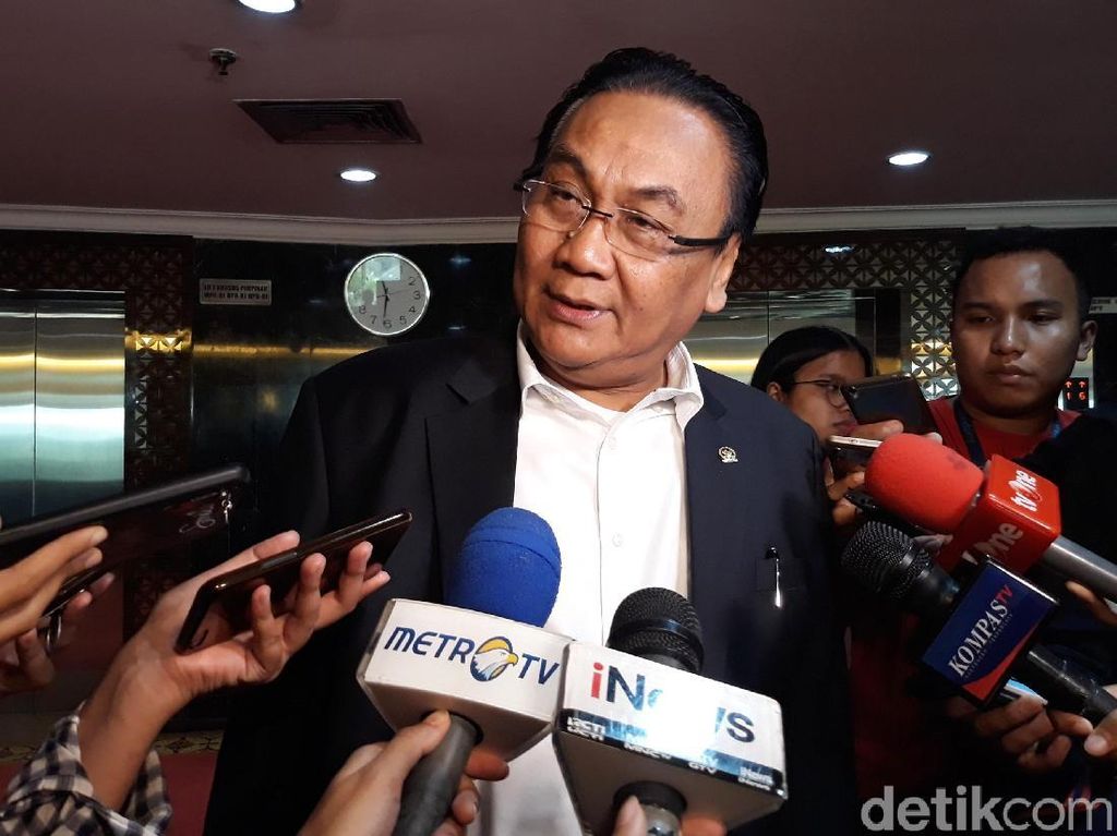 Bambang Pacul Dilaporkan ke MKD DPR soal Mahfud Menteri Komentator