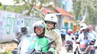 Potret Prabowo Naik Ojek Online Saat Kopdar dengan Komunitas Ojol