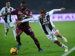 Babak pertama berjalan sama kuat. Skor berakhir 0-0. Foto: Reuters