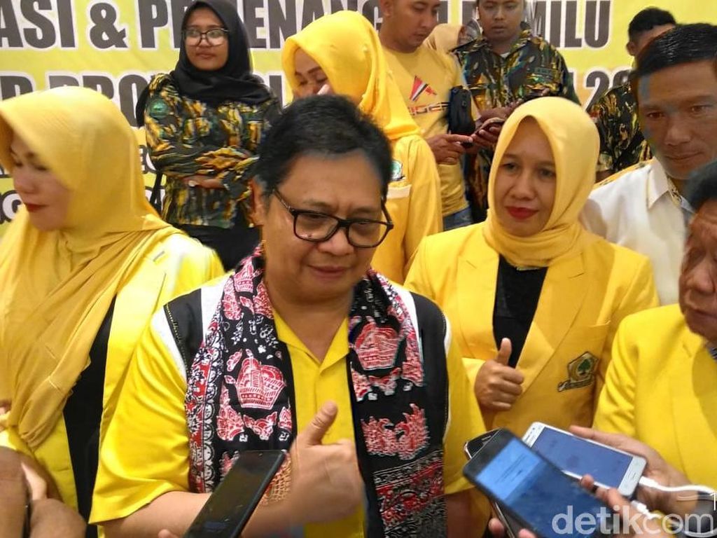 Airlangga Minta Kader Golkar Se-Jambi Paparkan Capaian Jokowi Airlangga Minta Kader Golkar Se-Jambi Paparkan Capaian Jokowi