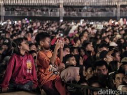 Antusiasme Ribuan Penonton di HUT Transmedia Hari Kedua