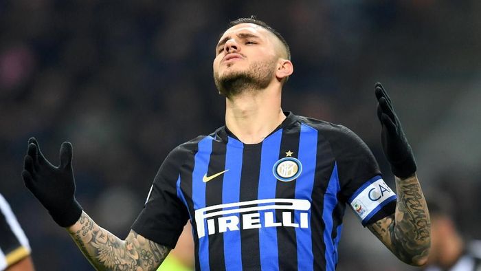 Soccer Football - Serie A - Inter Milan v Udinese - San Siro, Milan, Italy - December 15, 2018 Inter Milans Mauro Icardi reacts during the match REUTERS/Daniele Mascolo