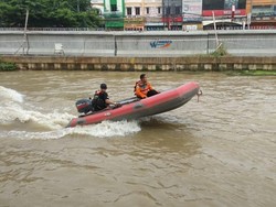 Tolong! Bocah Hilang Tenggelam di Kalimalang Bekasi